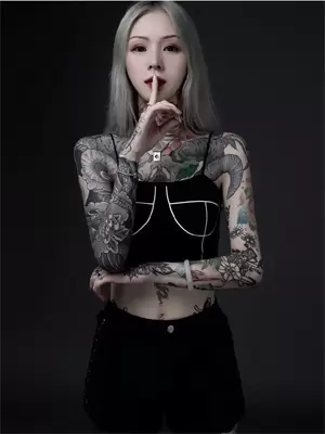 彼岸花开穿越门
